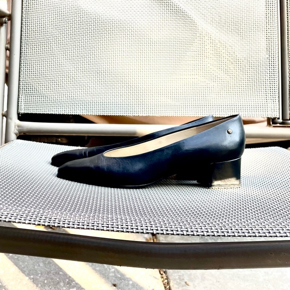 *EUC* Etienne Aigner Sarah Pumps - Womens Size 10M - Black Leather -Made n Spain - Picture 2 of 10